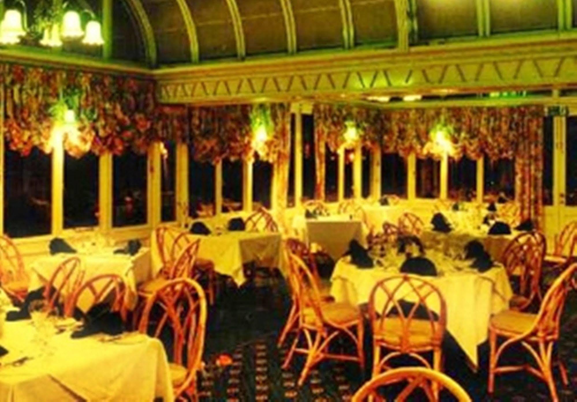 Glebe Hotel Barford  Esterno foto