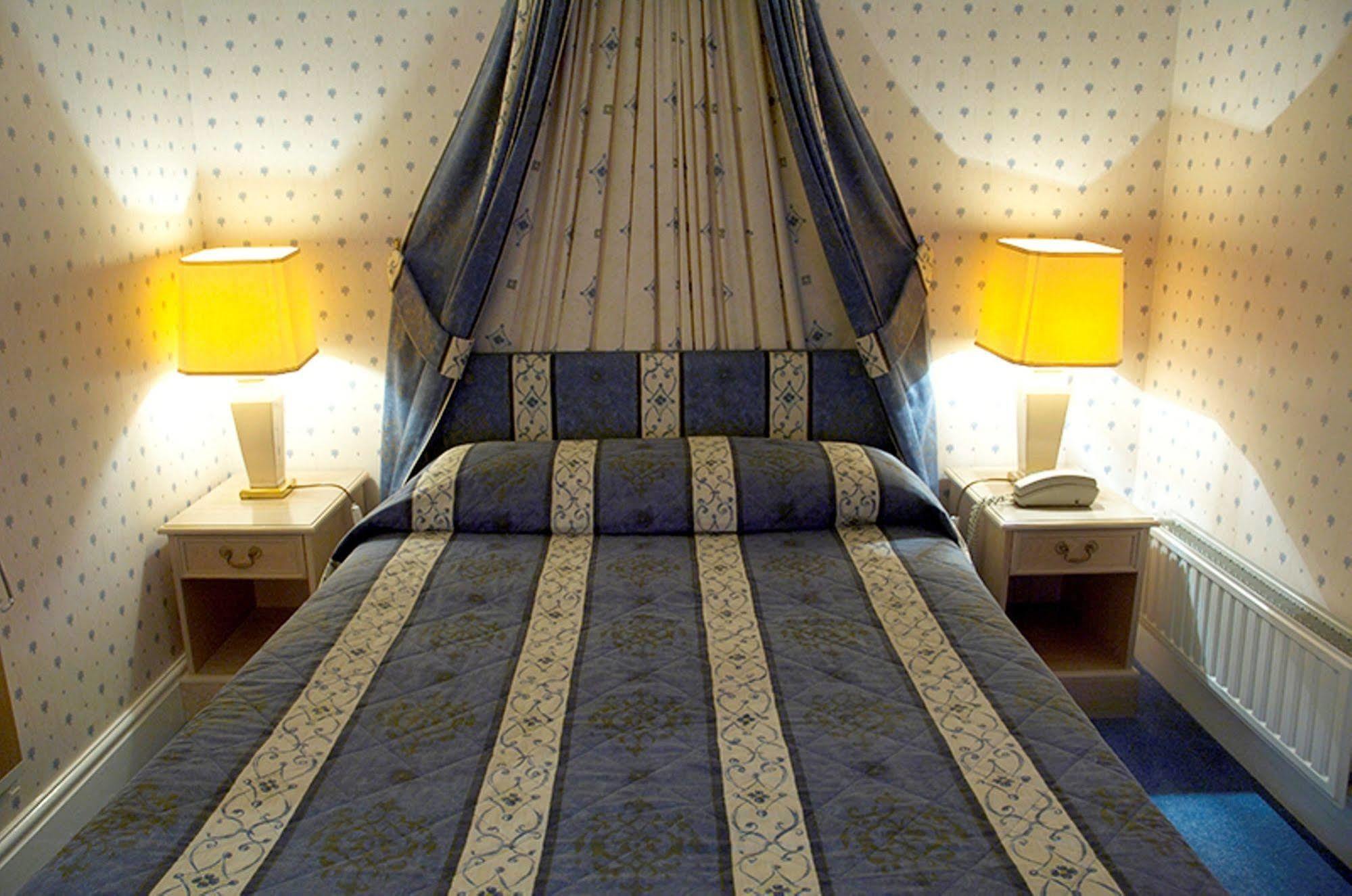 Glebe Hotel Barford  Esterno foto