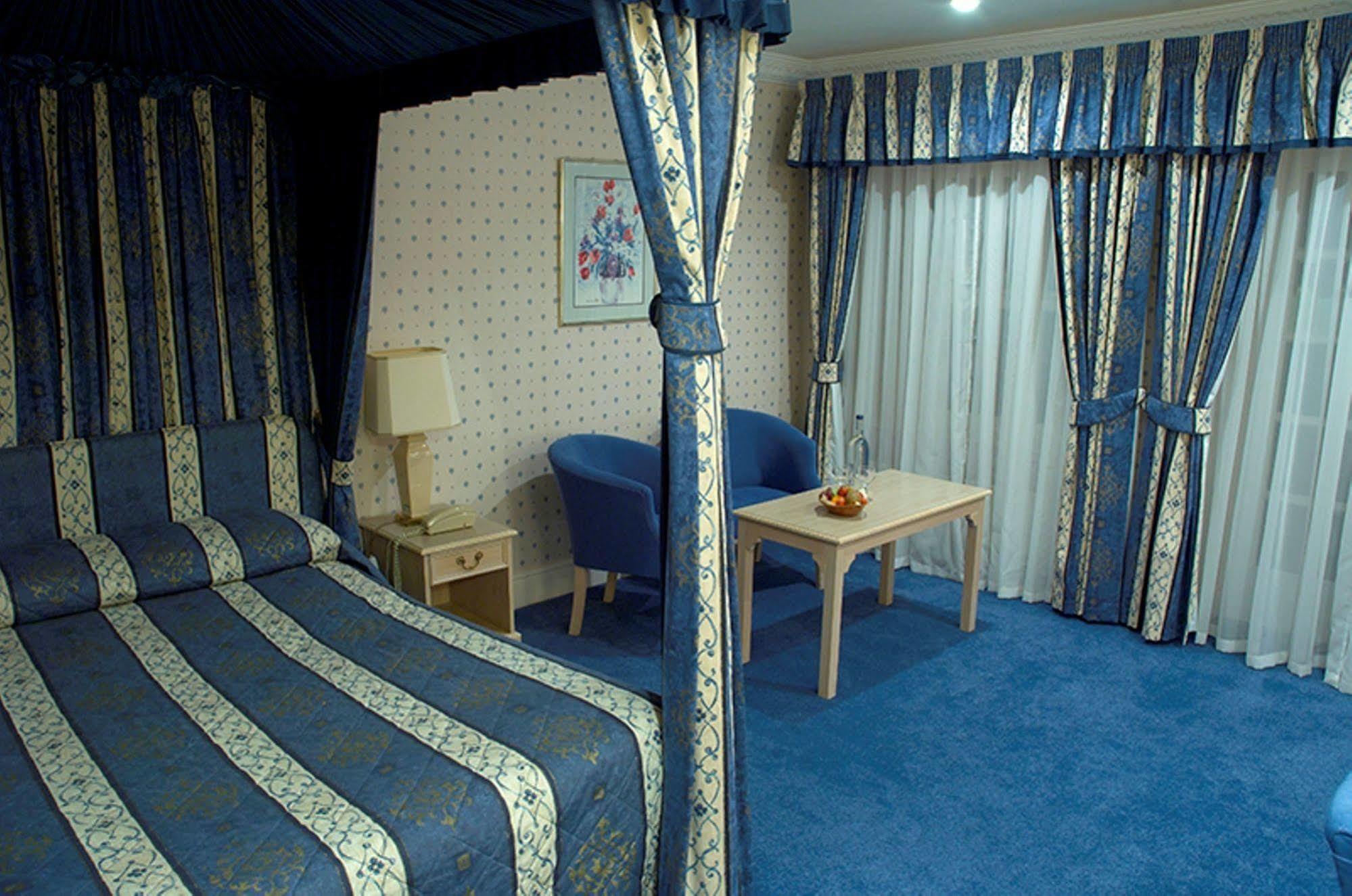 Glebe Hotel Barford  Esterno foto